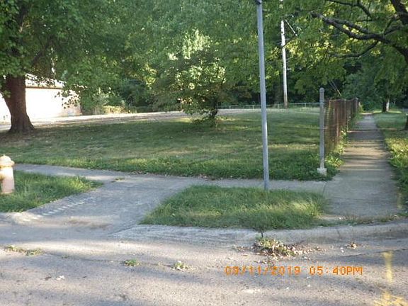 2nd image of 1161 Vinewood Dr