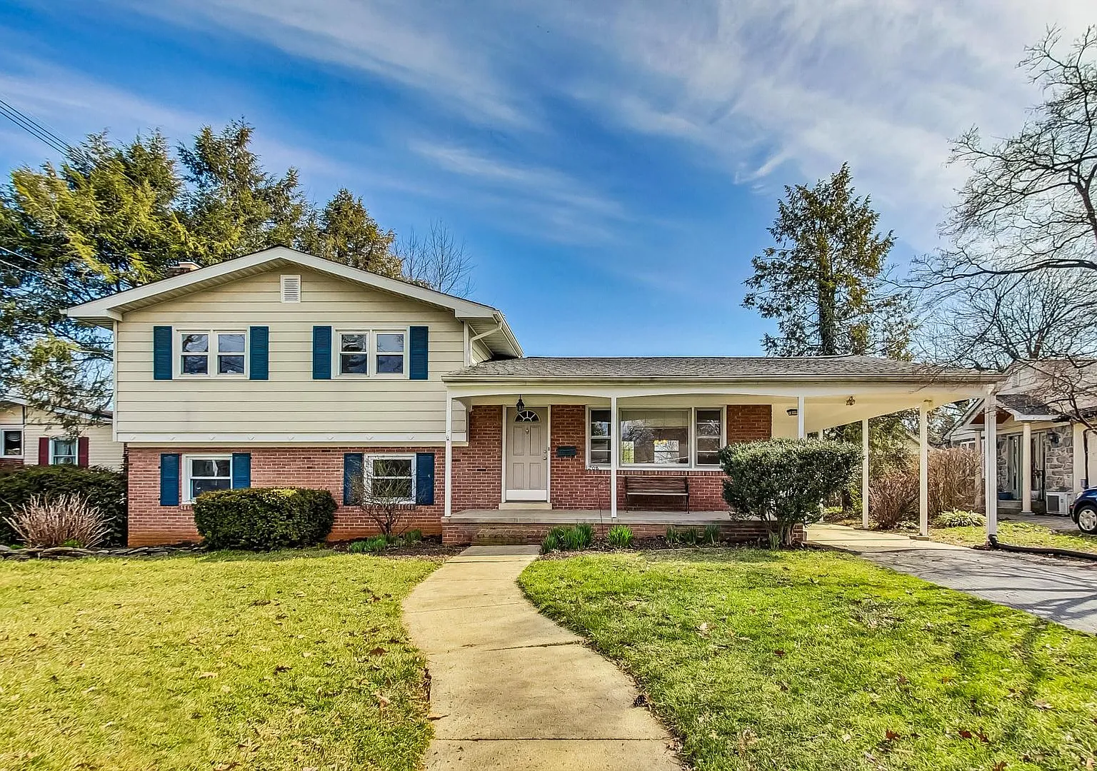 Fantastic in Frederick! Spacious 4 level Split -- 4 beds + 1 Full and 2 half baths — Photo 1