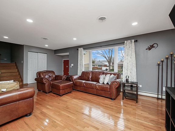 3rd image of 10325 S Karlov Ave