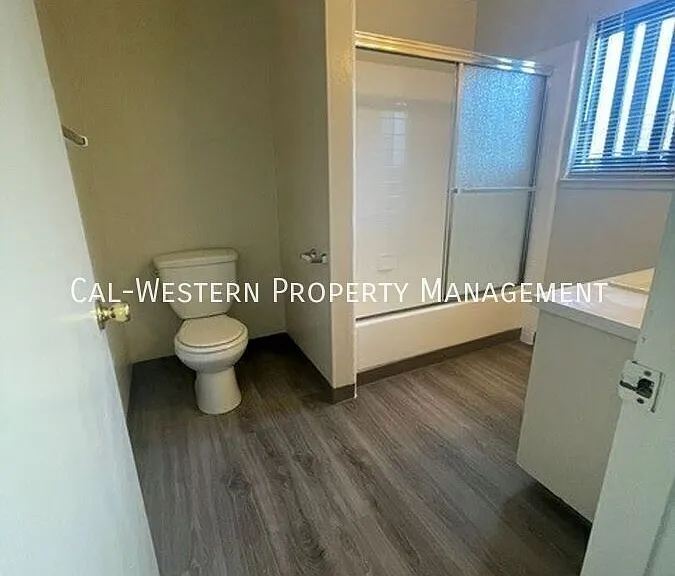 4261 Davis St #5 — Photo 5