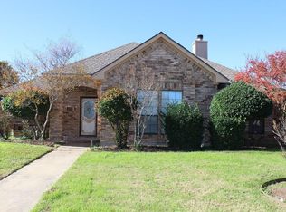 1103 Chapel Hill Dr, Mansfield, TX 76063
