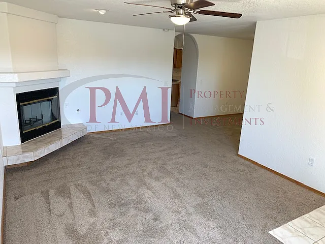 2229 Santa Ana — Photo 4