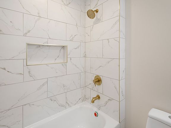 3rd image of 2140 Acklen Ave APT 16
