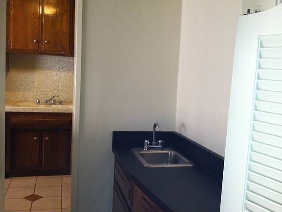 Wet Bar Area