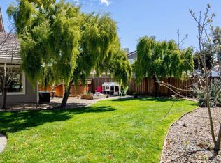 909 Claret Ct, Petaluma, CA 94954