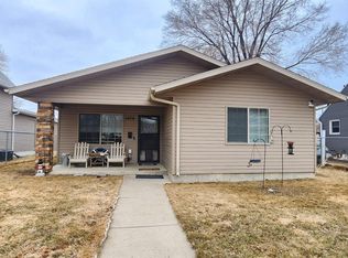 1404 5th Ave SE, Minot, ND 58701