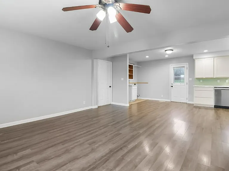 2301 Sherwood Hills Ct — Photo 11