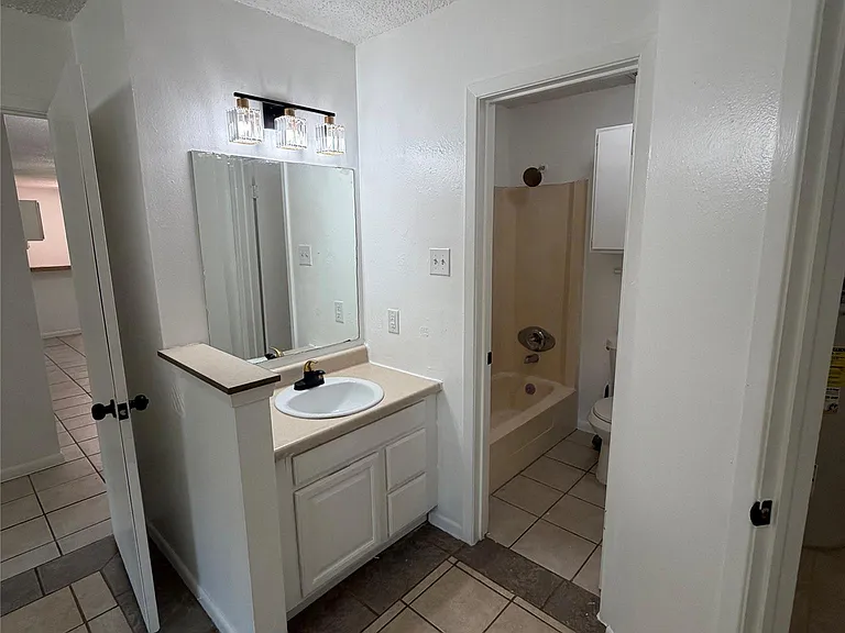 1301 Greenlawn Pkwy #A — Photo 12
