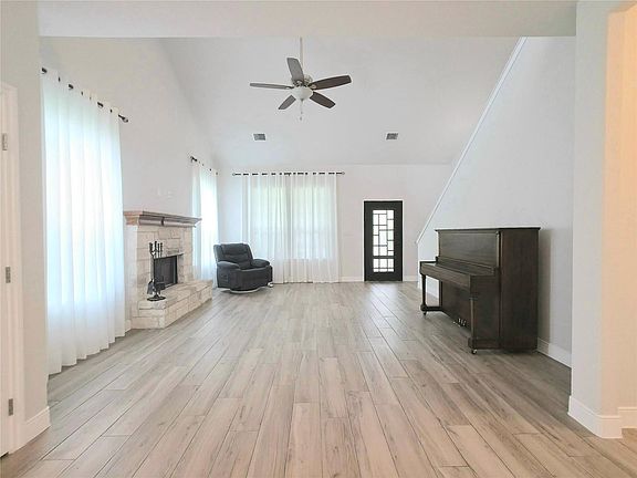 2nd image of 406 Nene Ln
