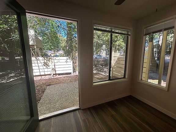 5th image of 7120-7130 Montauk Cir #7124