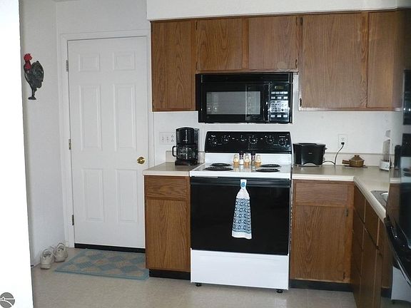 2nd image of 9719B 7th St