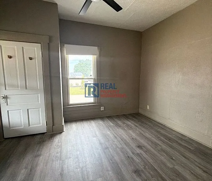 4396 Springfield St — Photo 7