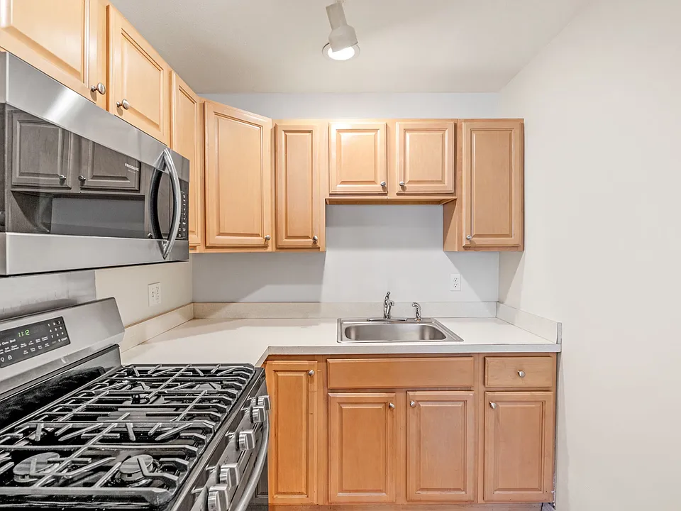 45 Lexington Ave #2