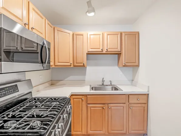 45 Lexington Ave APT 2, Gloucester, MA 01930
