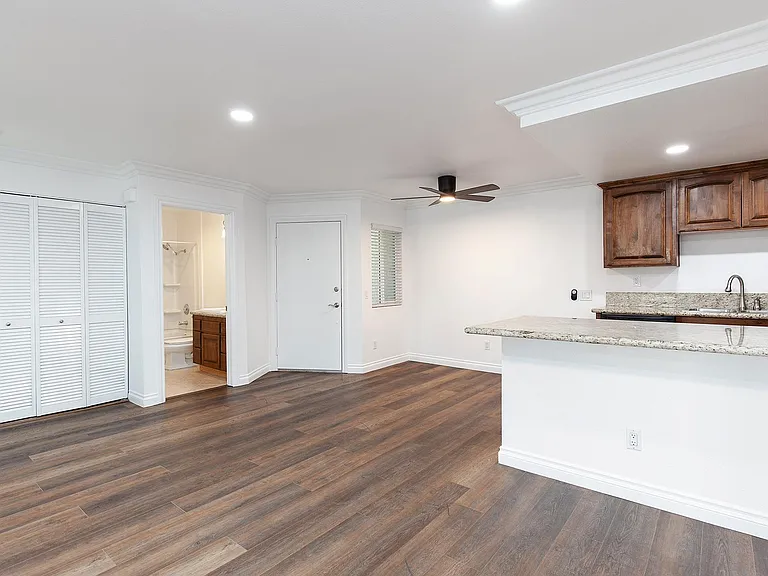 227 Woodland Pkwy #162 — Photo 12