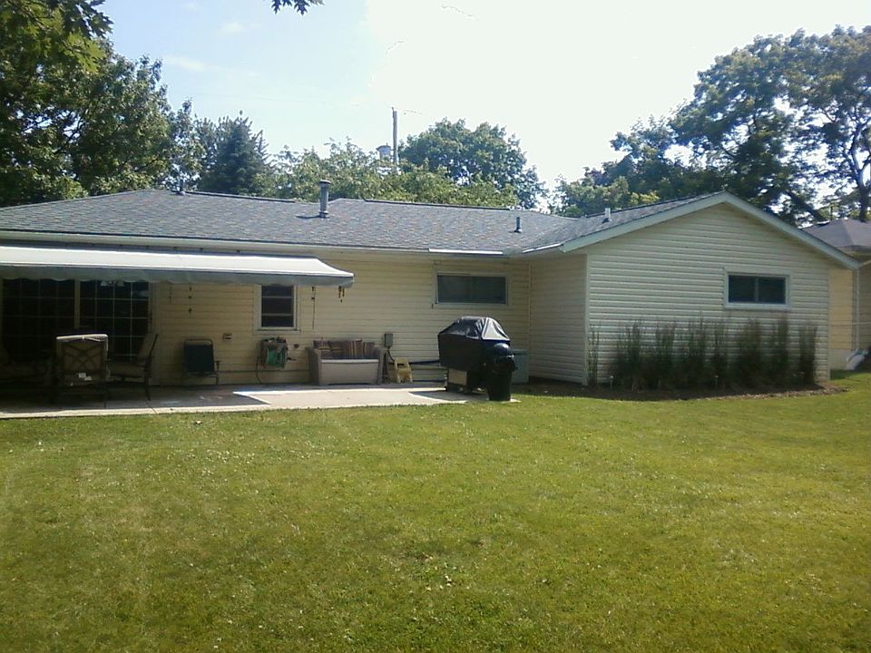 2nd image of 315 Howard St
