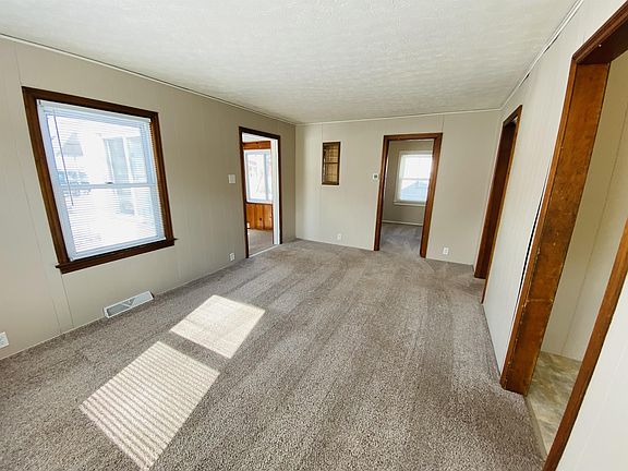 3rd image of 1023 Gray Ave