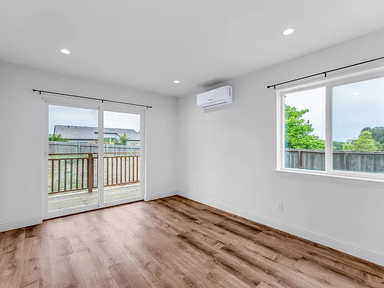 490 Jean Cir — Photo 22