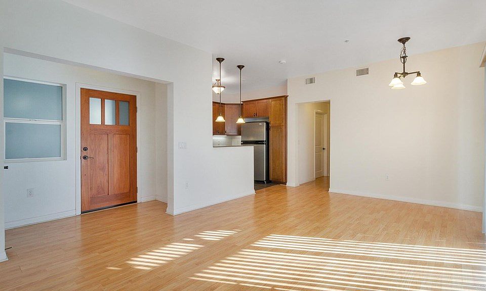 1st image of 3819 1st Ave Unit 106