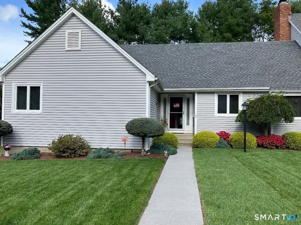 149 High Hill #149, Shelton, CT 06484
