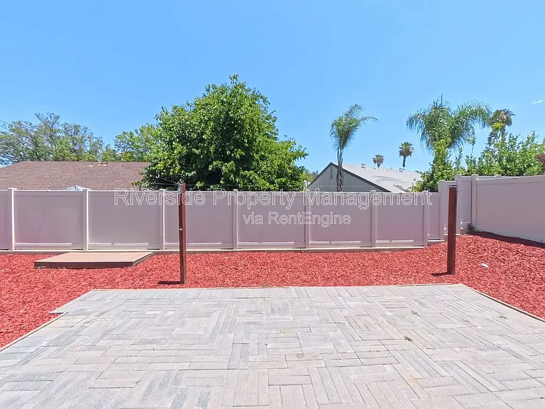 2921 Gibson St — Photo 37