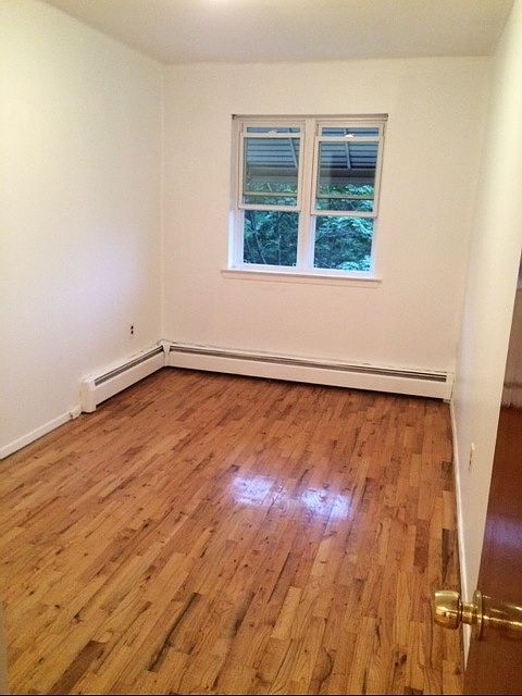 2nd image of 1281 Noble Ave #3