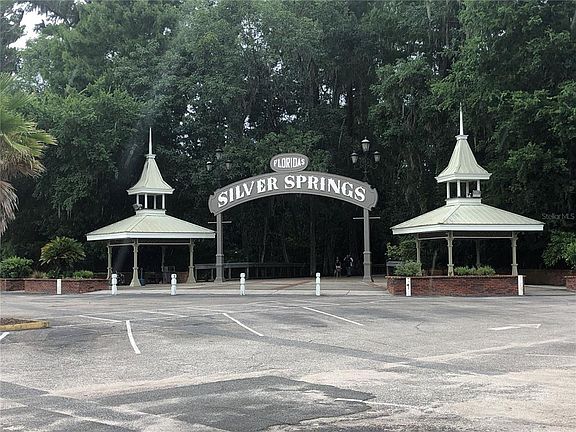 5th image of 18 Hemlock Terrace Trl