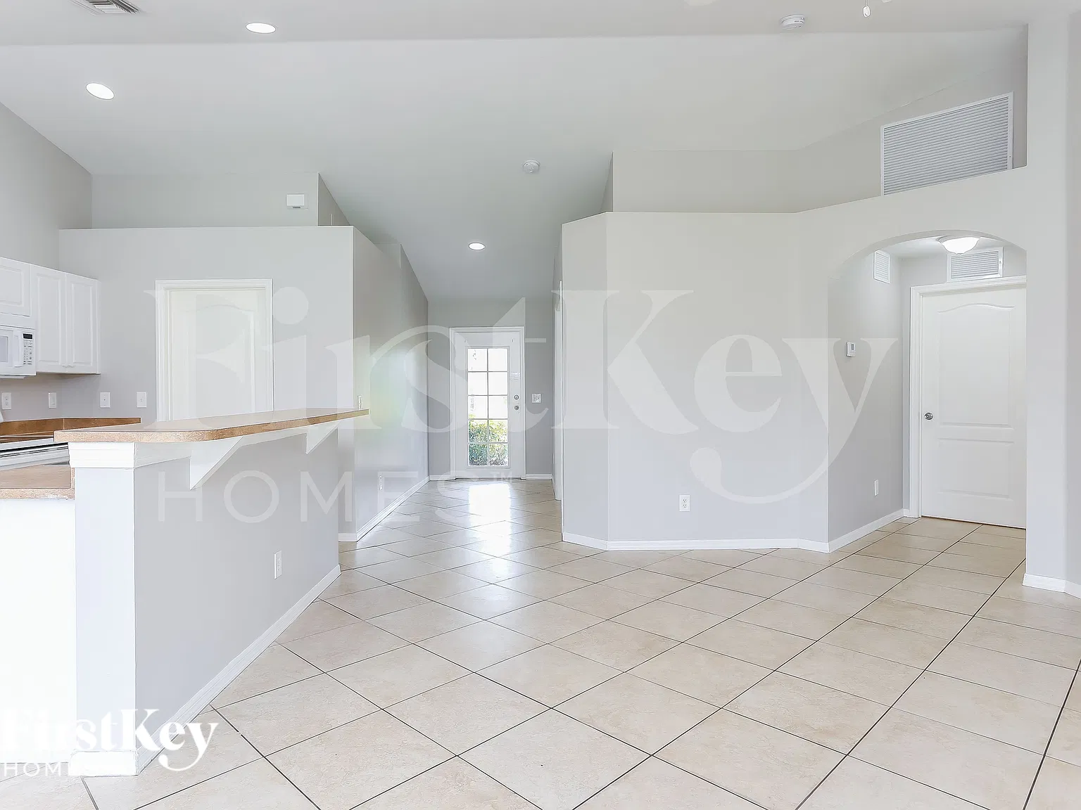 3 bed, 2.0 bath, 1472 sqft, $1,520 — Photo 3