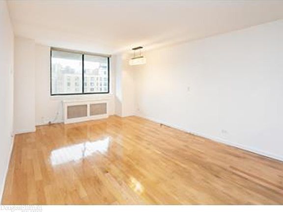 2nd image of 275 W 96th St APT 16F