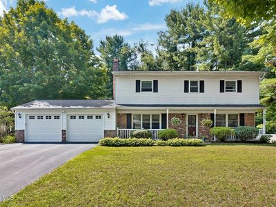 85 Apple Tree Lane, Clifton Park, NY, 12065