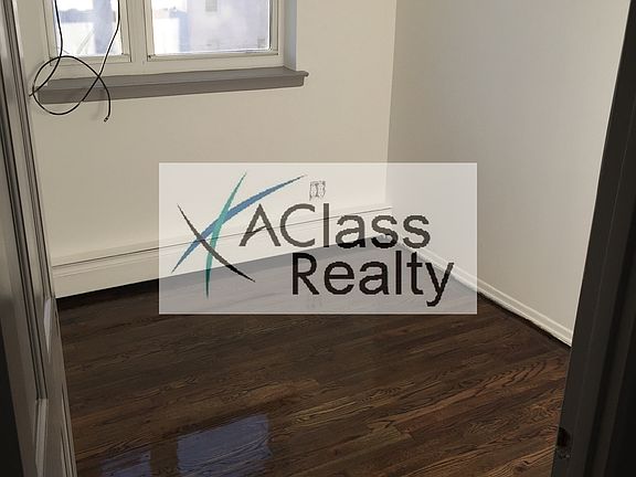 4th image of 3144 44th St APT 3