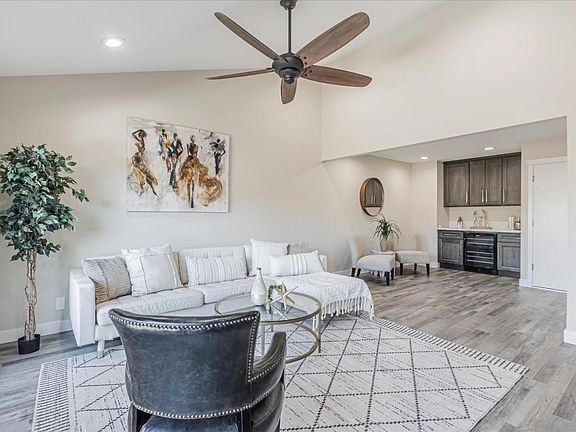 4th image of 1315 Charmwood Sq
