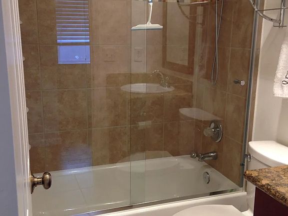 5th image of 9020 20th Ave NE #E
