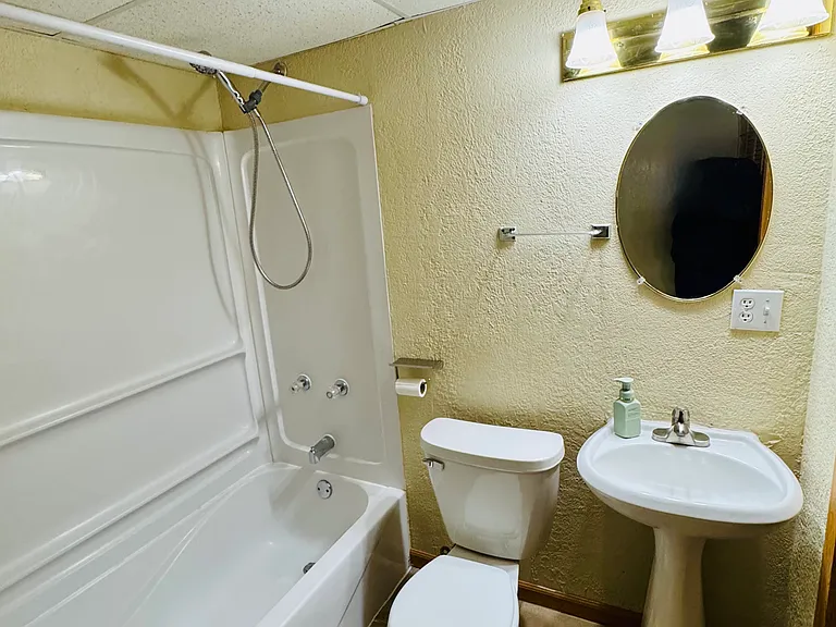 3929 Lakeview Dr — Photo 14