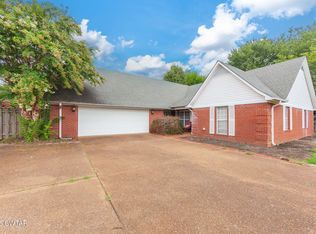 11 Walnut Trace Dr, Jackson, TN 38305