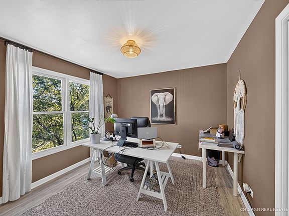 4th image of 525 Cheshire Ct