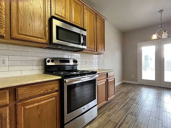 4th image of 6008 Bridgewood Dr
