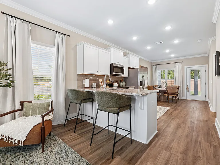 River Ford apartments community photo