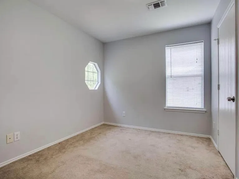 Pace Dr — Photo 3