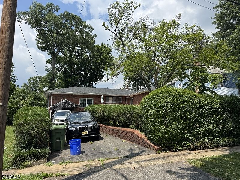 2nd image of 210 W 7Th Ave