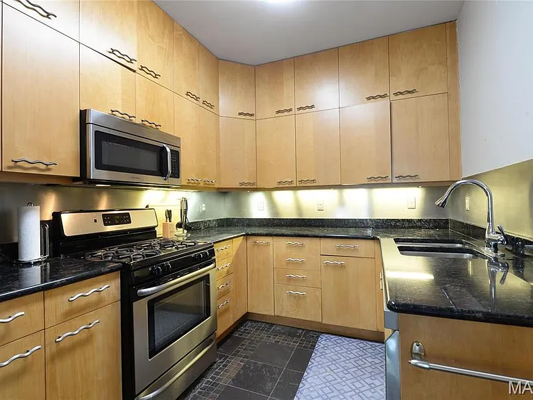 8045 Watkins Dr — Photo 28