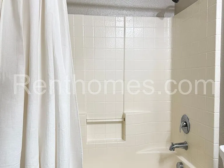 2760 Farragut Rd #113 — Photo 19