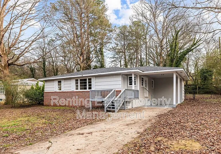 221 Lawson Rd — Photo 2