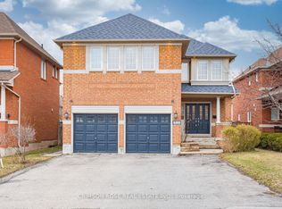489 Ravineview Way, Oakville, ON L6H 6T1