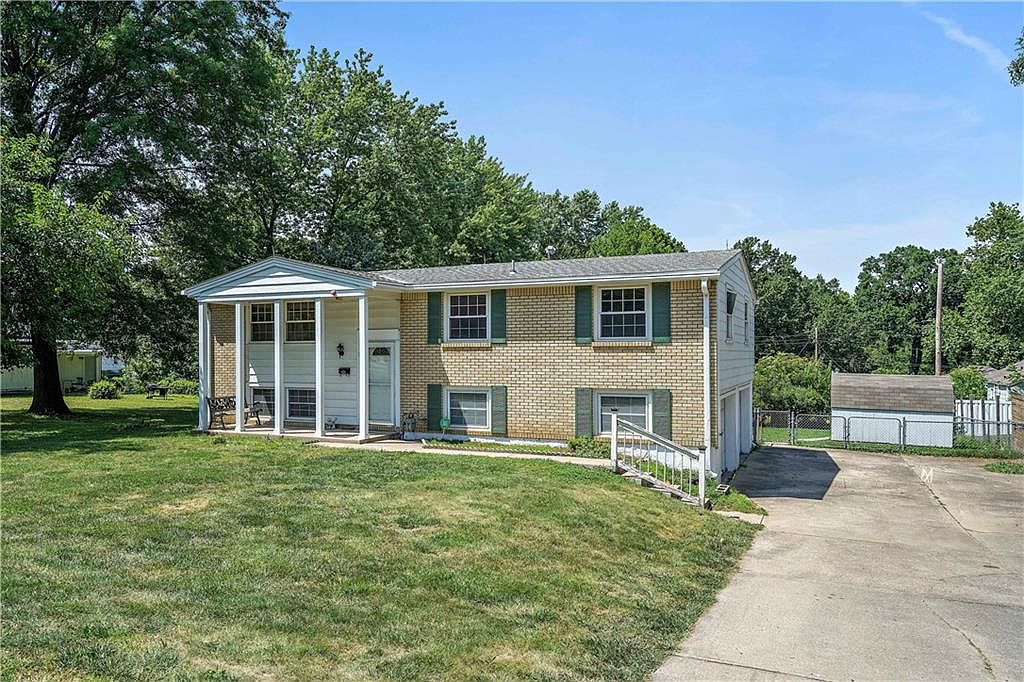 9526 E Gregory Blvd, Raytown, MO 64133 MLS 2439181 Zillow