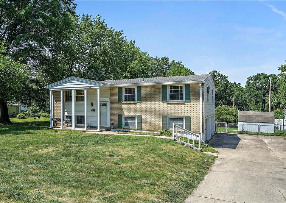 9526 E Gregory Blvd, Raytown, MO 64133 MLS 2439181 Zillow