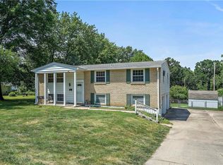 9526 E Gregory Blvd, Raytown, MO 64133