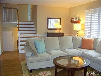 4th image of 89 Thorncliff Ln