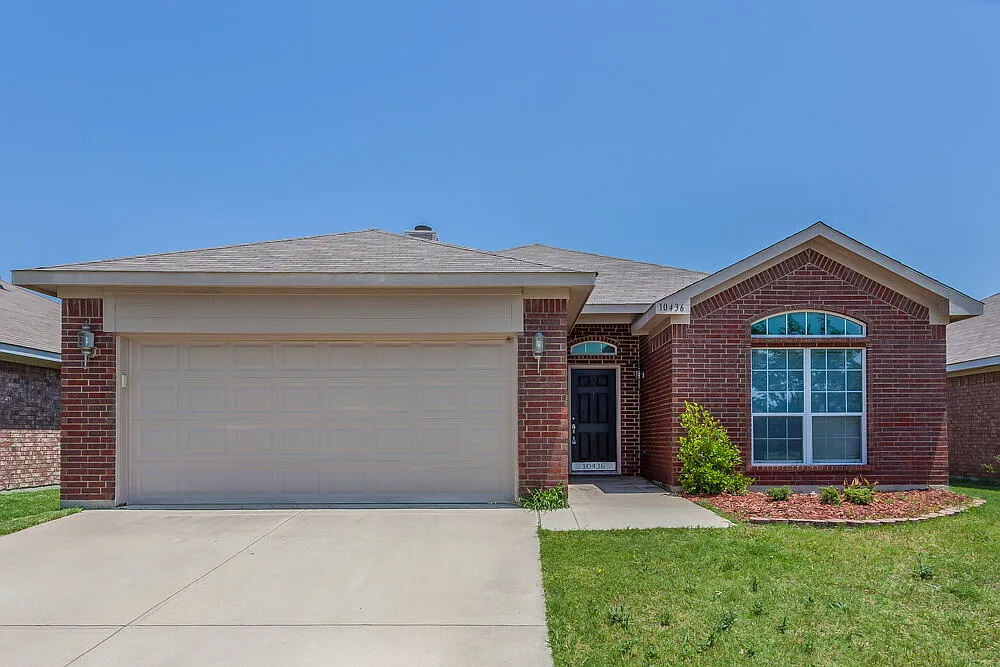 3 bed, 2.0 bath, 1418 sqft, $1,995 — Photo 1
