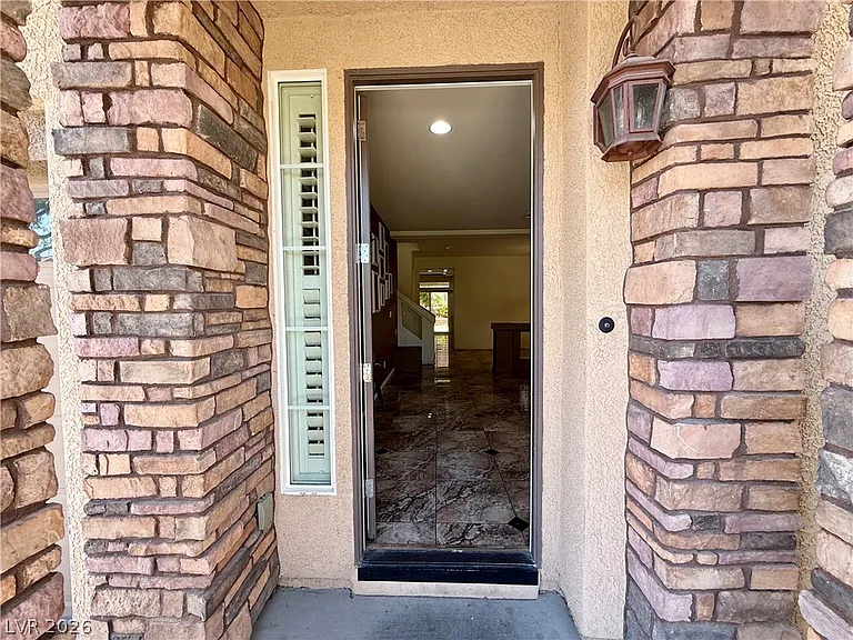 6459 Parrot Ridge Ct — Photo 2